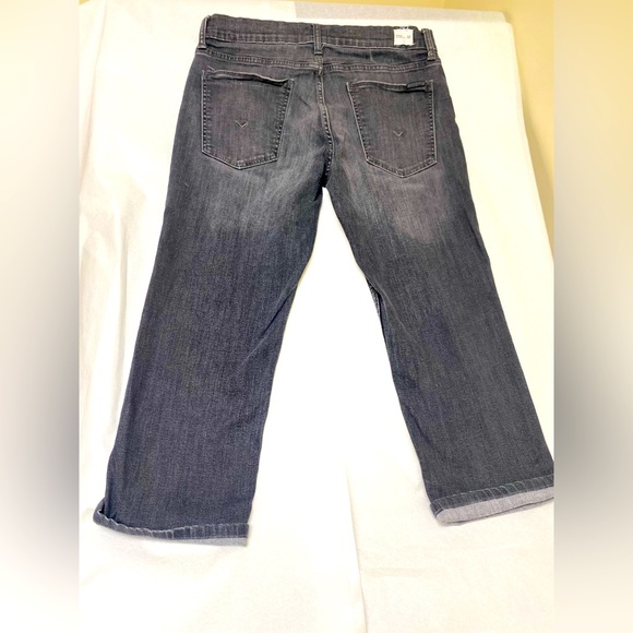 Hudson Remi Hi-Rise Straight Crop
🌻 - Picture 2 of 7